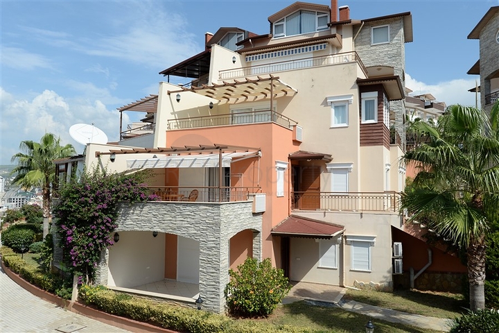 شقة عائلية - ثلاث غرف وصالة - قريبة من البحر -في افسلار / الانيا 