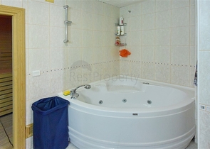 شقة عائلية - ثلاث غرف وصالة - قريبة من البحر -في افسلار / الانيا 