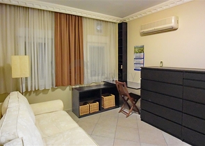 شقة عائلية - ثلاث غرف وصالة - قريبة من البحر -في افسلار / الانيا 