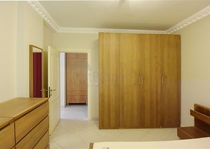 شقة عائلية - ثلاث غرف وصالة - قريبة من البحر -في افسلار / الانيا 