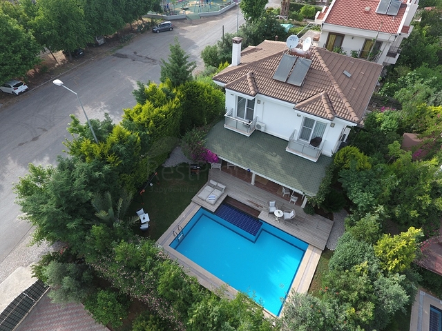 فيلا مستقلة مع مسبح خاص - ثلاث غرف وصالة - في فتهية 