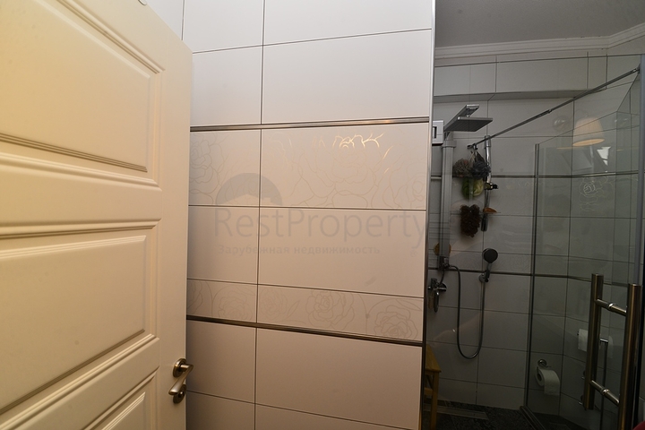 فيلا مستقلة مع مسبح خاص - ثلاث غرف وصالة - في فتهية 