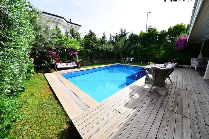 فيلا مستقلة مع مسبح خاص - ثلاث غرف وصالة - في فتهية 