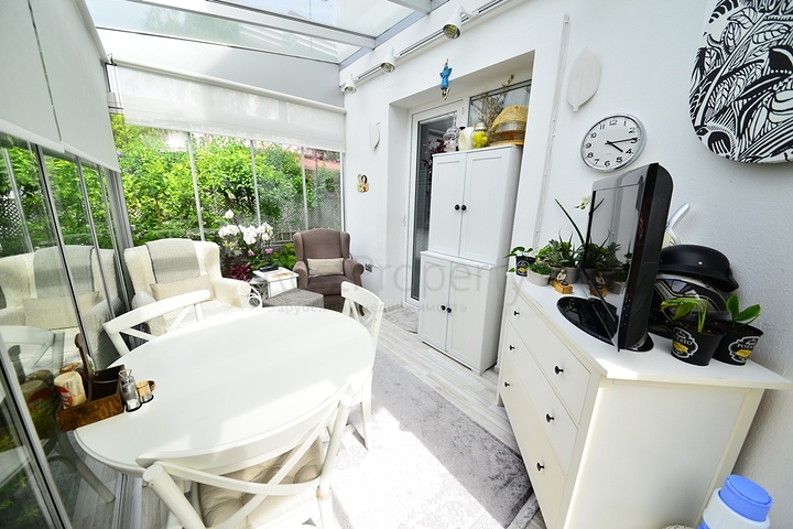 فيلا مستقلة مع مسبح خاص - ثلاث غرف وصالة - في فتهية 