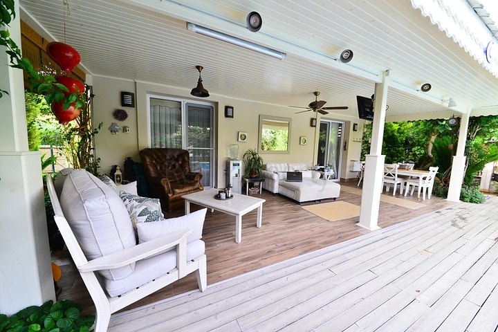 فيلا مستقلة مع مسبح خاص - ثلاث غرف وصالة - في فتهية 