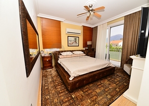 فيلا مستقلة مع مسبح خاص - ثلاث غرف وصالة - في فتهية 