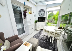 فيلا مستقلة مع مسبح خاص - ثلاث غرف وصالة - في فتهية 