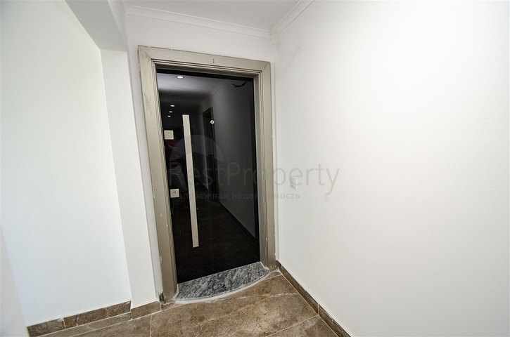 مكاتب 2 + 1 ومحل للبيع في كيبيز أنطاليا