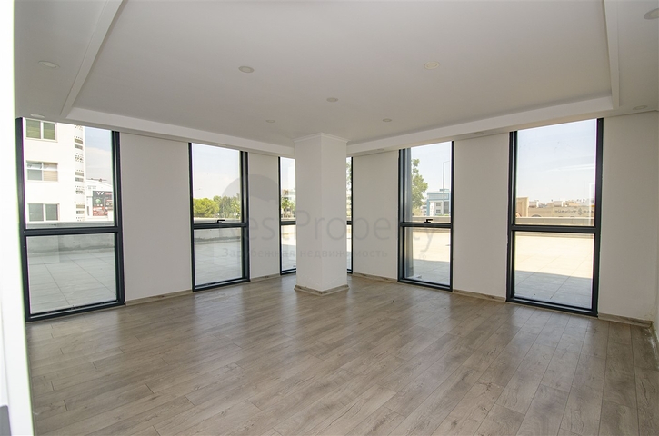 مكاتب 2 + 1 ومحل للبيع في كيبيز أنطاليا