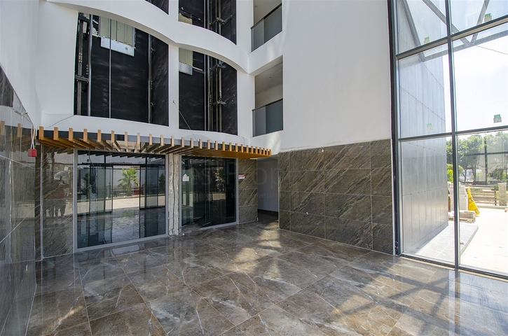 مكاتب 2 + 1 ومحل للبيع في كيبيز أنطاليا