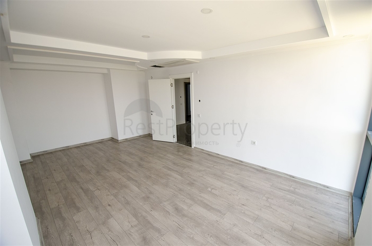 مكاتب 2 + 1 ومحل للبيع في كيبيز أنطاليا