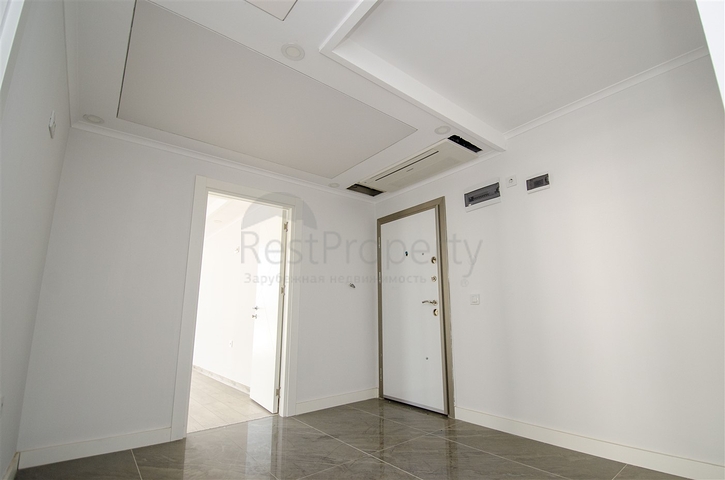 مكاتب 2 + 1 ومحل للبيع في كيبيز أنطاليا