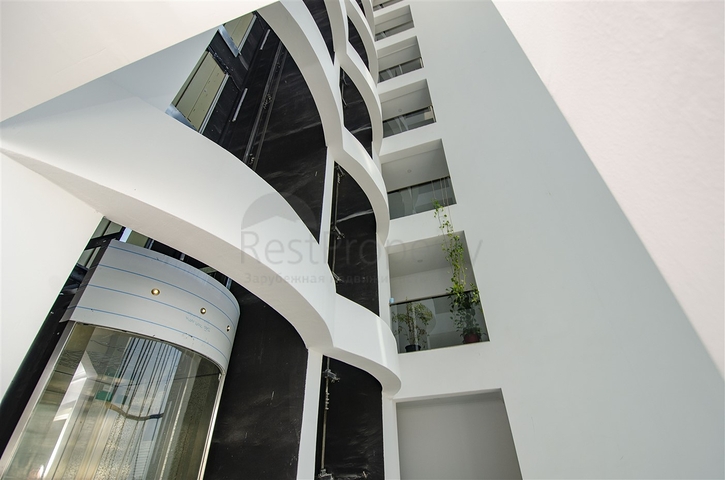 مكاتب 2 + 1 ومحل للبيع في كيبيز أنطاليا