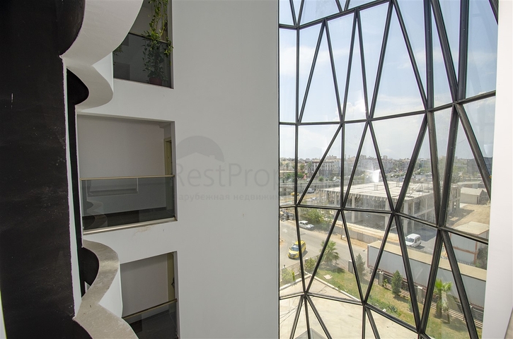 مكاتب 2 + 1 ومحل للبيع في كيبيز أنطاليا