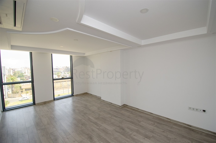 مكاتب 2 + 1 ومحل للبيع في كيبيز أنطاليا