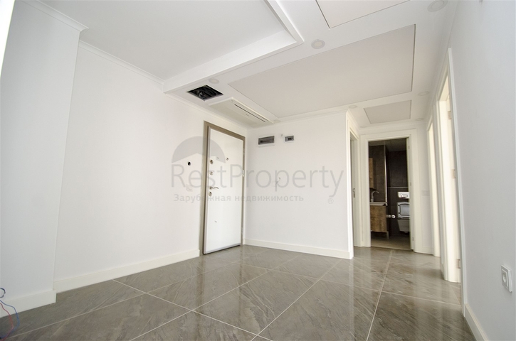 مكاتب 2 + 1 ومحل للبيع في كيبيز أنطاليا