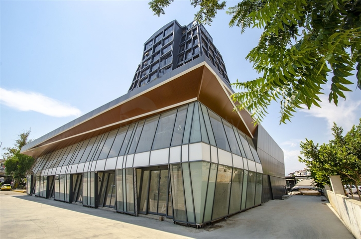 مكاتب 2 + 1 ومحل للبيع في كيبيز أنطاليا