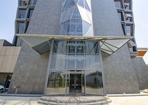 مكاتب 2 + 1 ومحل للبيع في كيبيز أنطاليا