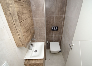 مكاتب 2 + 1 ومحل للبيع في كيبيز أنطاليا