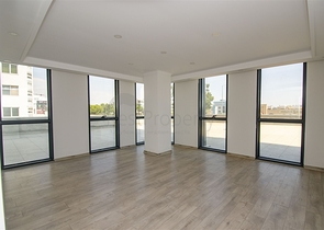 مكاتب 2 + 1 ومحل للبيع في كيبيز أنطاليا