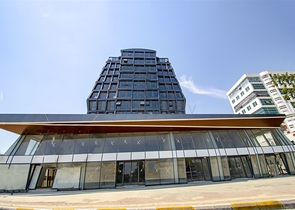 مكاتب 2 + 1 ومحل للبيع في كيبيز أنطاليا