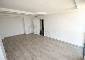 مكاتب 2 + 1 ومحل للبيع في كيبيز أنطاليا