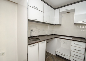 مكاتب 2 + 1 ومحل للبيع في كيبيز أنطاليا