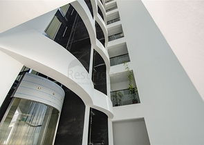 مكاتب 2 + 1 ومحل للبيع في كيبيز أنطاليا