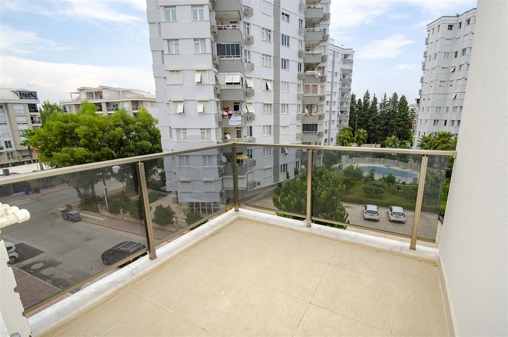 شقق 2 + 1 في مجمع بجوار قناة بواشاي في ليمان كونيالتي