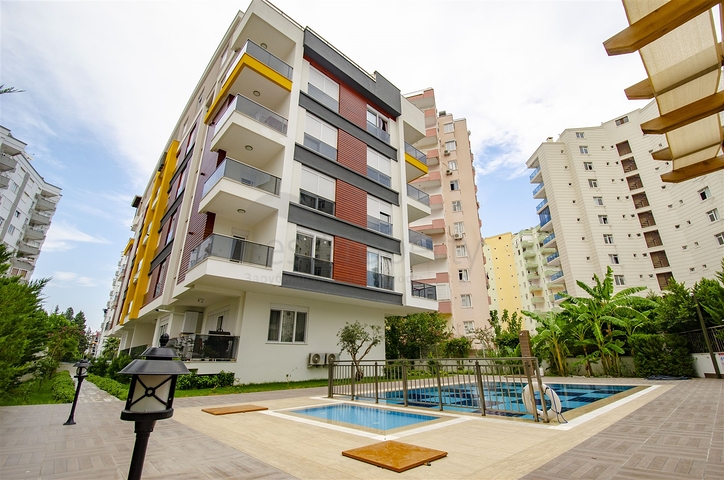 شقق 2 + 1 في مجمع بجوار قناة بواشاي في ليمان كونيالتي