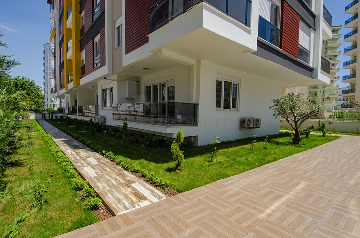 شقق 2 + 1 في مجمع بجوار قناة بواشاي في ليمان كونيالتي