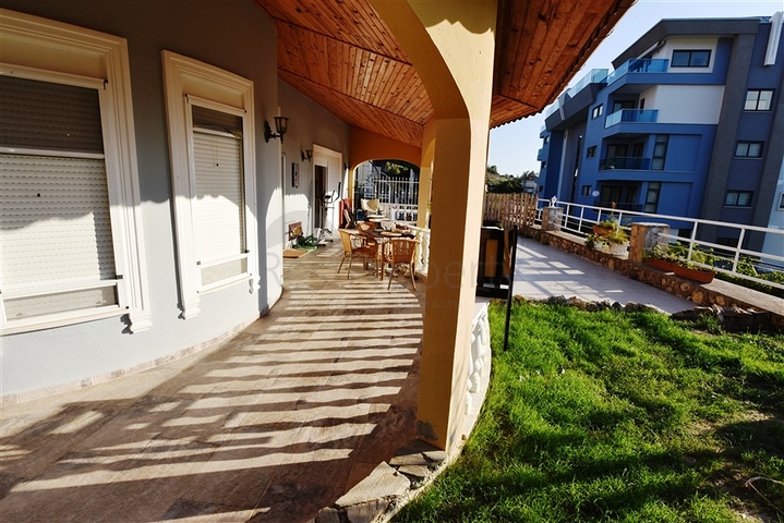 فيلا مستقلة مع مسبح خاص - 4 غرف وصالة - كارجي جاك/ الانيا 