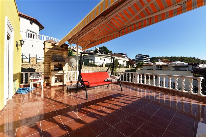 فيلا مستقلة مع مسبح خاص - 4 غرف وصالة - كارجي جاك/ الانيا 