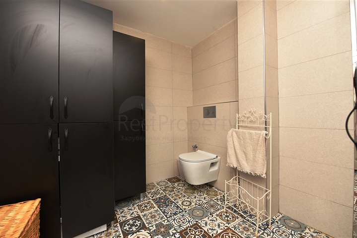 فيلا مستقلة مع مسبح خاص - 4 غرف وصالة - كارجي جاك/ الانيا 