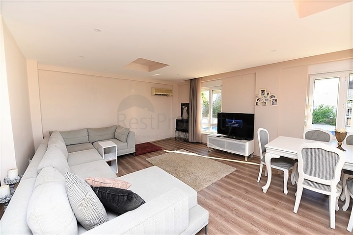 فيلا مستقلة مع مسبح خاص - 4 غرف وصالة - كارجي جاك/ الانيا 