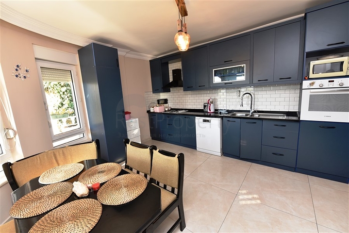 فيلا مستقلة مع مسبح خاص - 4 غرف وصالة - كارجي جاك/ الانيا 