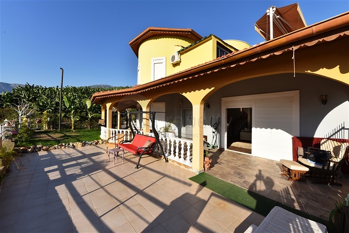 فيلا مستقلة مع مسبح خاص - 4 غرف وصالة - كارجي جاك/ الانيا 