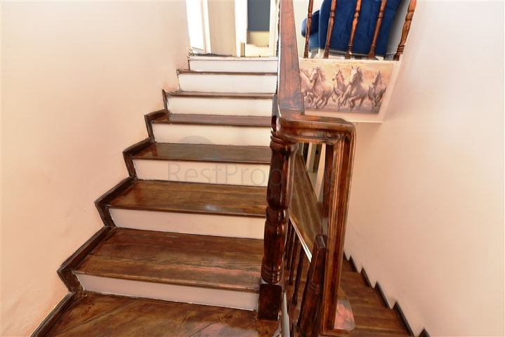 فيلا مستقلة مع مسبح خاص - 4 غرف وصالة - كارجي جاك/ الانيا 