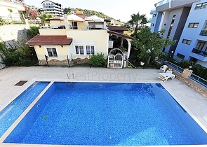 فيلا مستقلة مع مسبح خاص - 4 غرف وصالة - كارجي جاك/ الانيا 