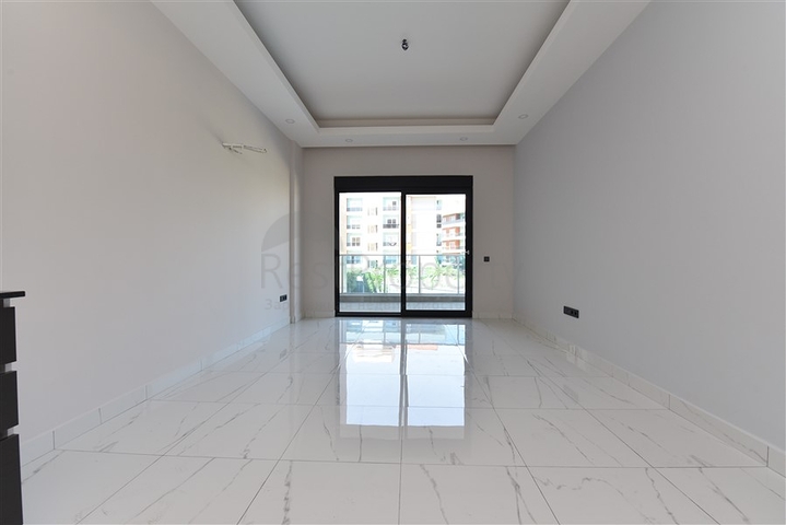 مجمع  فاخر في منطقة مركزية - شقة غرفة وصالة - اوبا / الانيا 