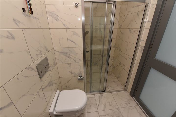 مجمع  فاخر في منطقة مركزية - شقة غرفة وصالة - اوبا / الانيا 