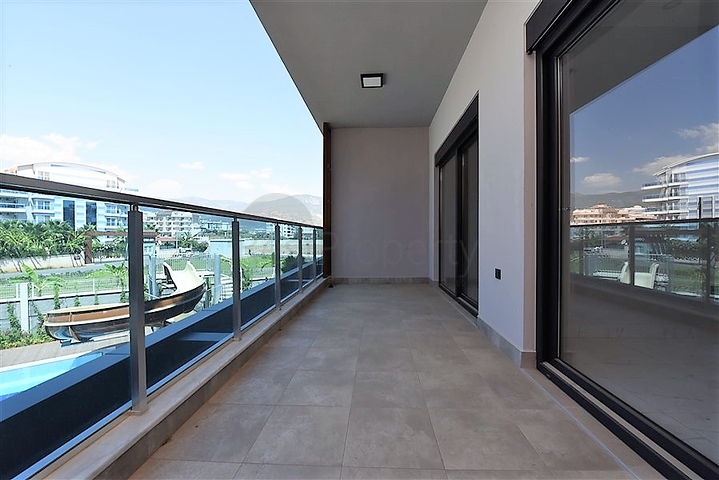 مجمع  فاخر في منطقة مركزية - شقة غرفة وصالة - اوبا / الانيا 