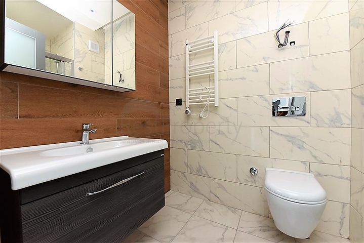 مجمع  فاخر في منطقة مركزية - شقة غرفة وصالة - اوبا / الانيا 