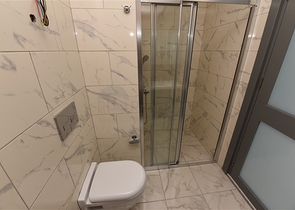 مجمع  فاخر في منطقة مركزية - شقة غرفة وصالة - اوبا / الانيا 