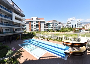 مجمع  فاخر في منطقة مركزية - شقة غرفة وصالة - اوبا / الانيا 