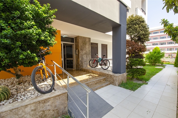 شقة 2 + 1 مع أثاث في هورما كونيالتي