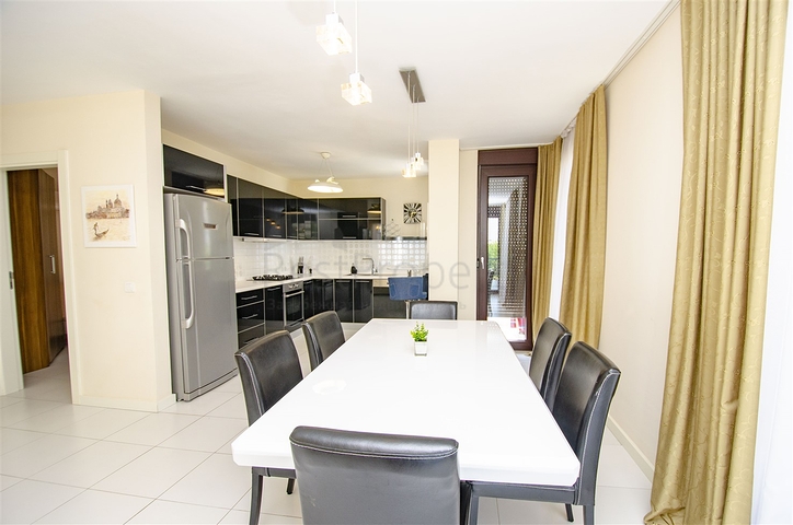 شقة 2 + 1 مع أثاث في هورما كونيالتي