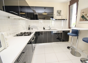 شقة 2 + 1 مع أثاث في هورما كونيالتي