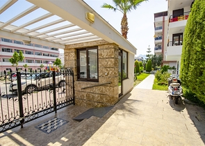 شقة 2 + 1 مع أثاث في هورما كونيالتي