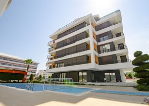 شقة 2 + 1 مع أثاث في هورما كونيالتي